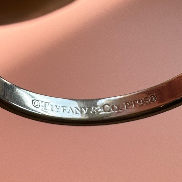 Authentic Tiffany & Co. Platinum Wedding Band, 2mm Wide, Size US 5 1/2 - Picture 4 of 6
